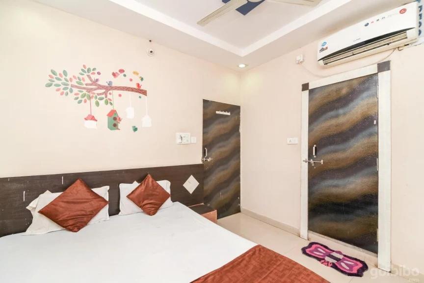 Hotel Rameshwaram 乌贾因 外观 照片