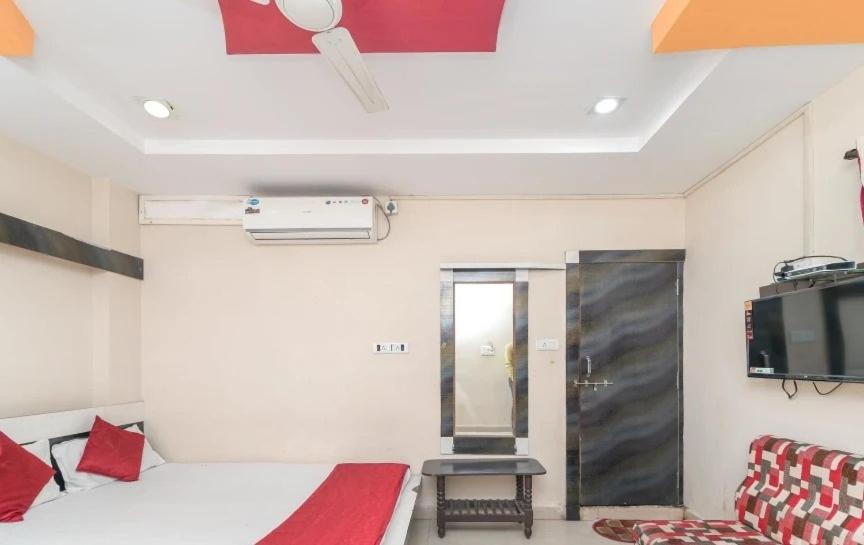 Hotel Rameshwaram 乌贾因 外观 照片