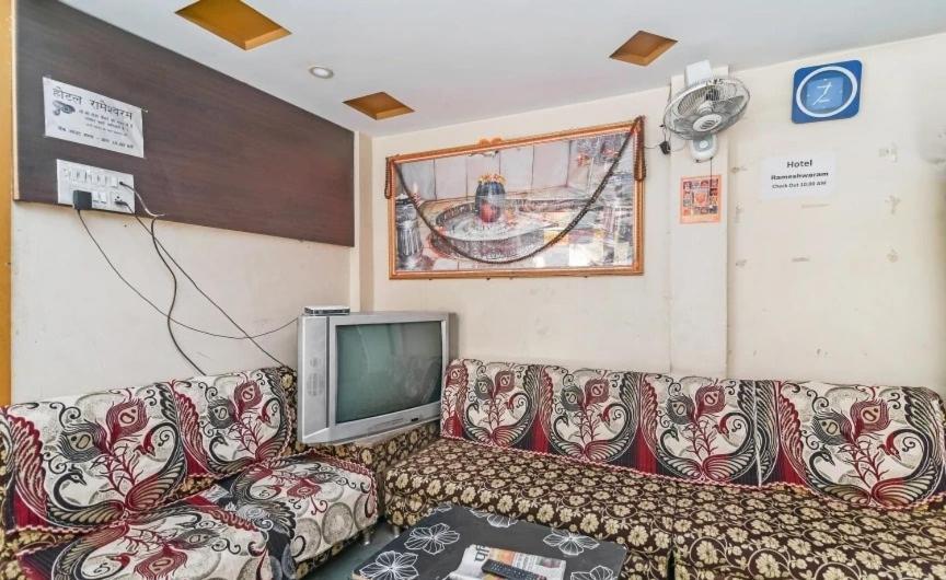Hotel Rameshwaram 乌贾因 外观 照片